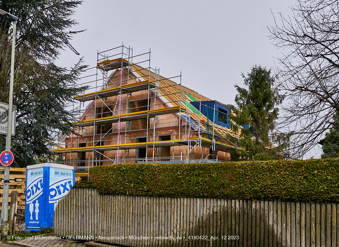 12.04.2023 - Baustelle Niederalmstraße 16 in Neuperlach